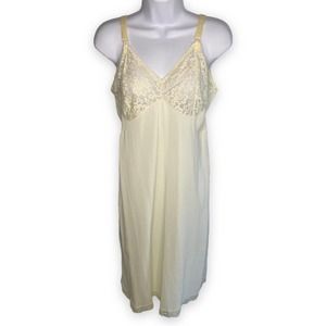 Vintage Philmaid Womens Size 38 Tall Nylon Dress Slip Ivory Sheer Lace Cup 1970s